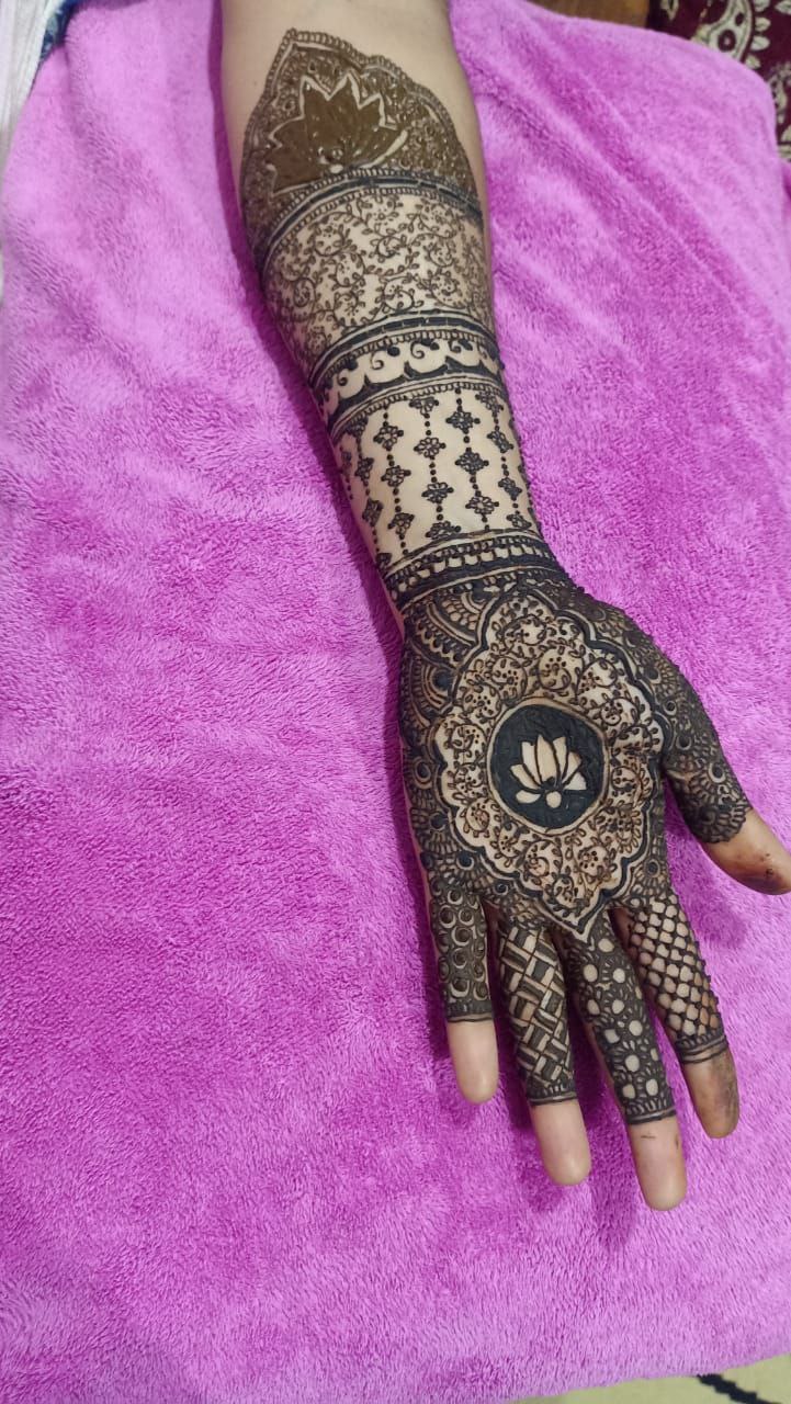 Student mehndi work